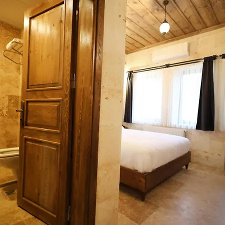 Rocca Stone House Hotel *