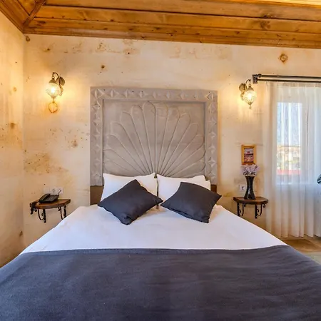 Rocca Stone House فندق