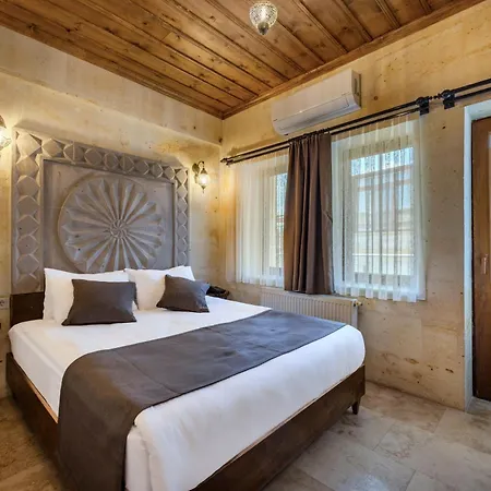 Rocca Stone House فندق
