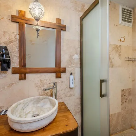 Rocca Stone House فندق غوريمِيه
