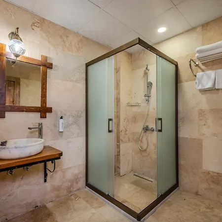 Rocca Stone House فندق