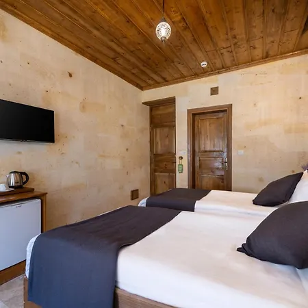 Rocca Stone House فندق غوريمِيه